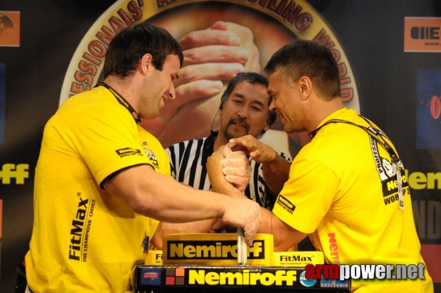 Nemiroff 2009 - Day 1 - Left hand # Siłowanie na ręce # Armwrestling # Armpower.net