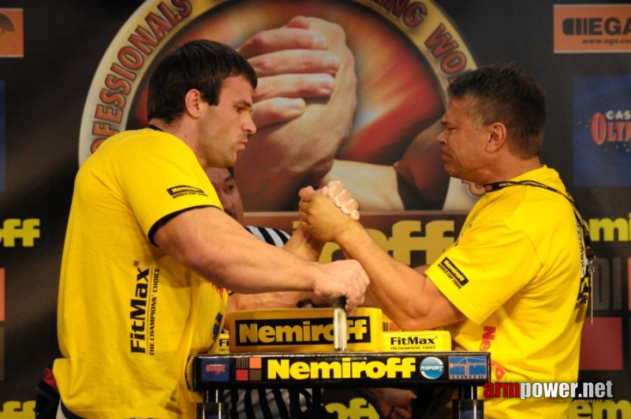 Nemiroff 2009 - Day 1 - Left hand # Siłowanie na ręce # Armwrestling # Armpower.net