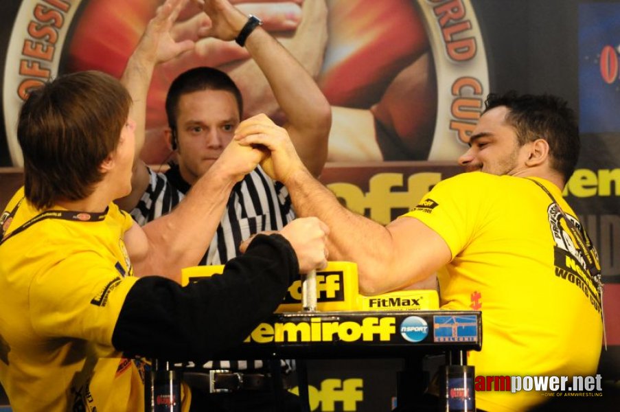 Nemiroff 2009 - Day 1 - Left hand # Armwrestling # Armpower.net