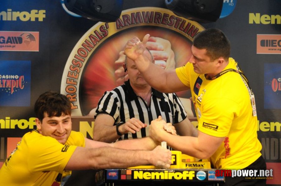 Nemiroff 2009 - Day 1 - Left hand # Armwrestling # Armpower.net