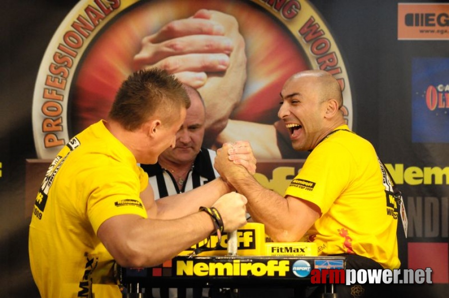 Nemiroff 2009 - Day 1 - Left hand # Siłowanie na ręce # Armwrestling # Armpower.net