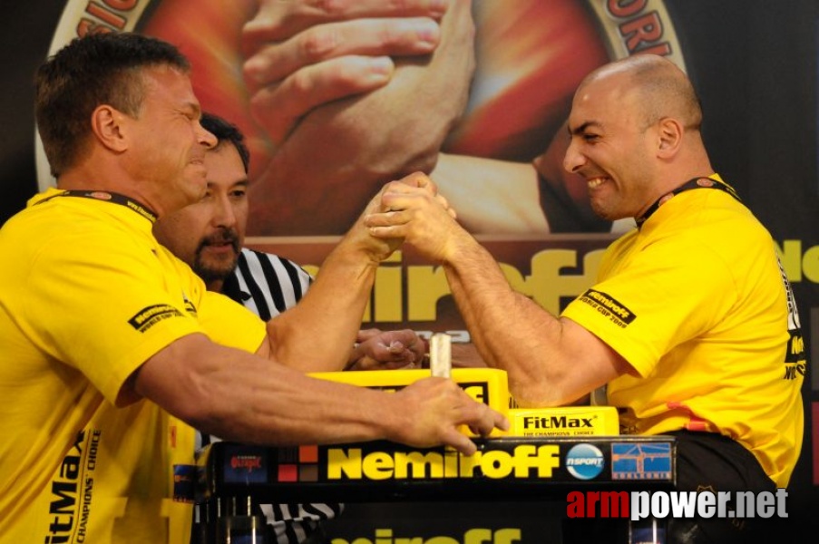 Nemiroff 2009 - Day 1 - Left hand # Armwrestling # Armpower.net