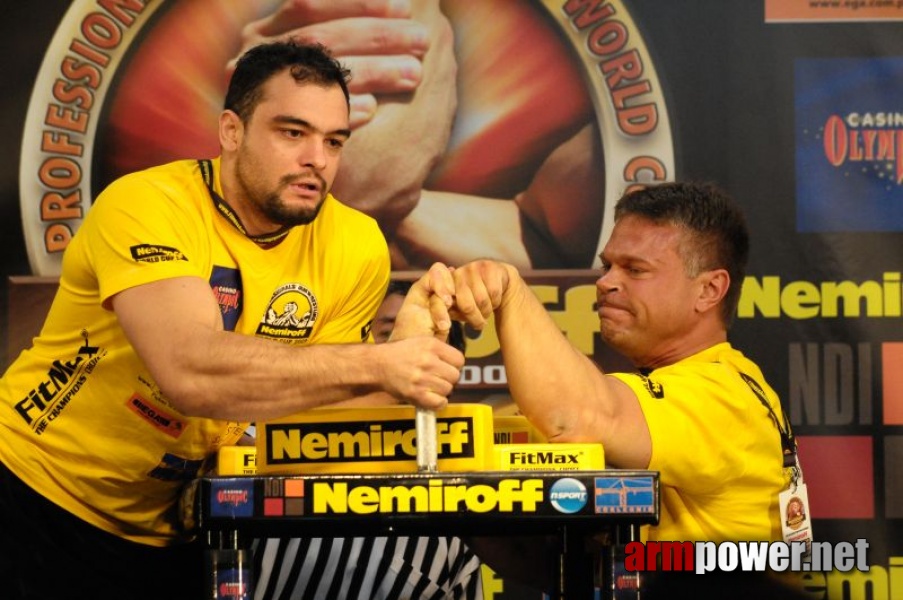 Nemiroff 2009 - Day 1 - Left hand # Armwrestling # Armpower.net