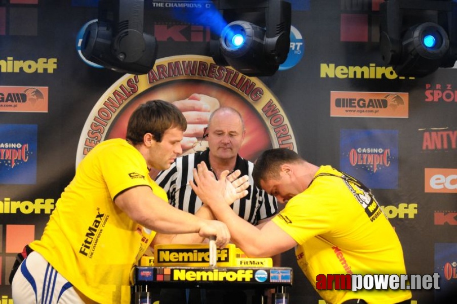 Nemiroff 2009 - Day 1 - Left hand # Siłowanie na ręce # Armwrestling # Armpower.net