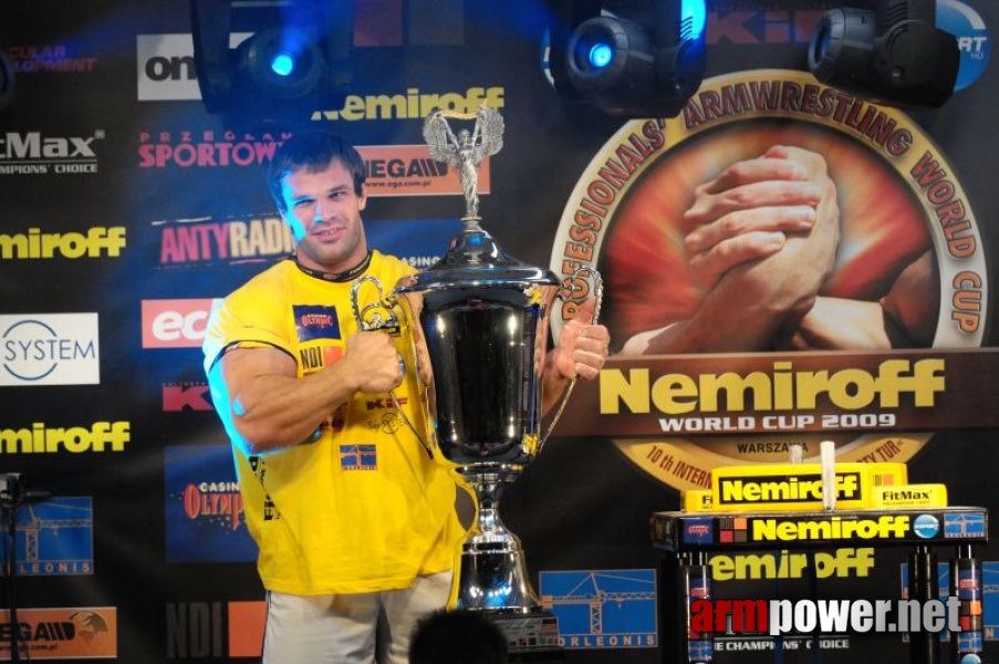 Nemiroff 2009 - Day 1 - Left hand # Siłowanie na ręce # Armwrestling # Armpower.net