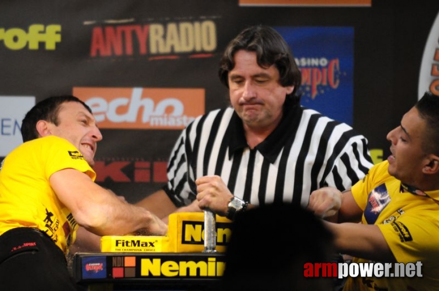 Nemiroff 2009 - Day 2 - Right hand # Siłowanie na ręce # Armwrestling # Armpower.net