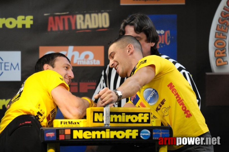 Nemiroff 2009 - Day 2 - Right hand # Armwrestling # Armpower.net