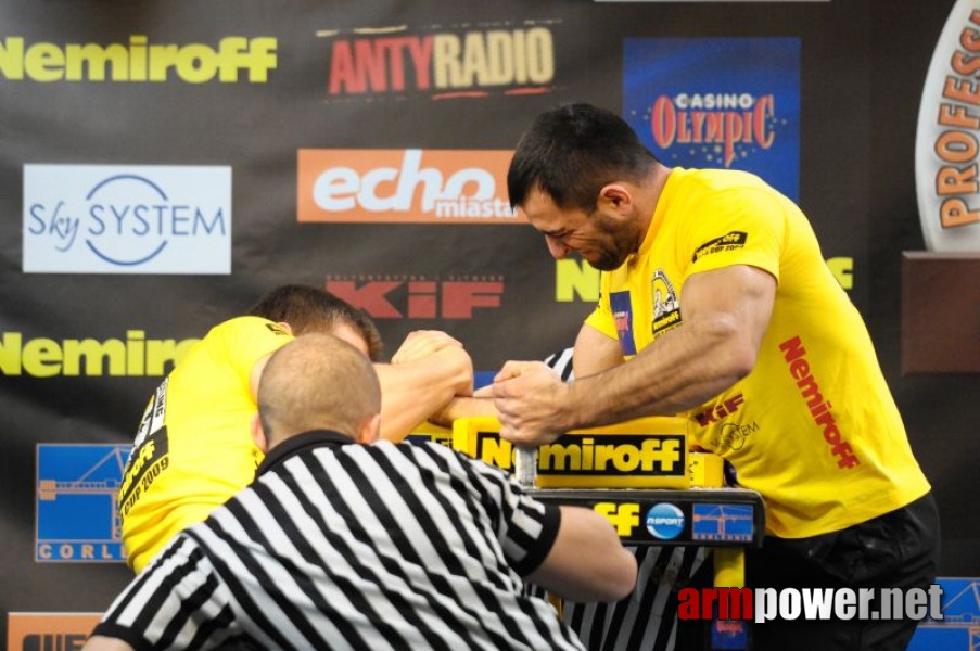 Nemiroff 2009 - Day 2 - Right hand # Siłowanie na ręce # Armwrestling # Armpower.net