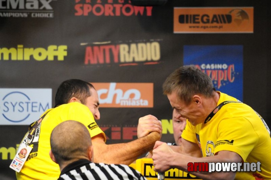 Nemiroff 2009 - Day 2 - Right hand # Siłowanie na ręce # Armwrestling # Armpower.net