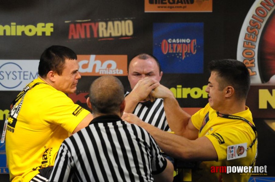 Nemiroff 2009 - Day 2 - Right hand # Siłowanie na ręce # Armwrestling # Armpower.net