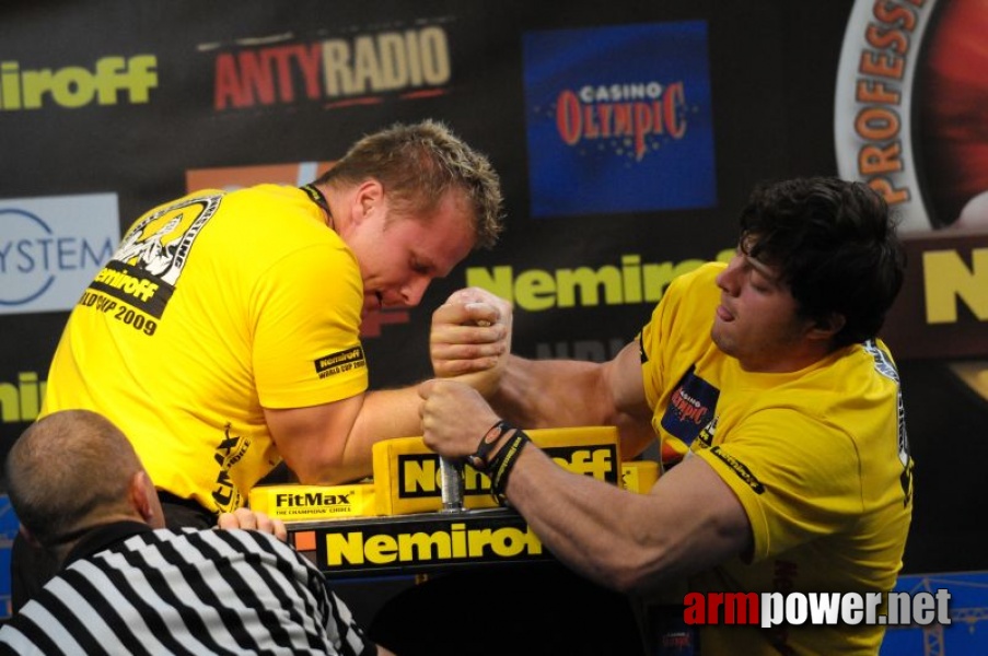 Nemiroff 2009 - Day 2 - Right hand # Siłowanie na ręce # Armwrestling # Armpower.net