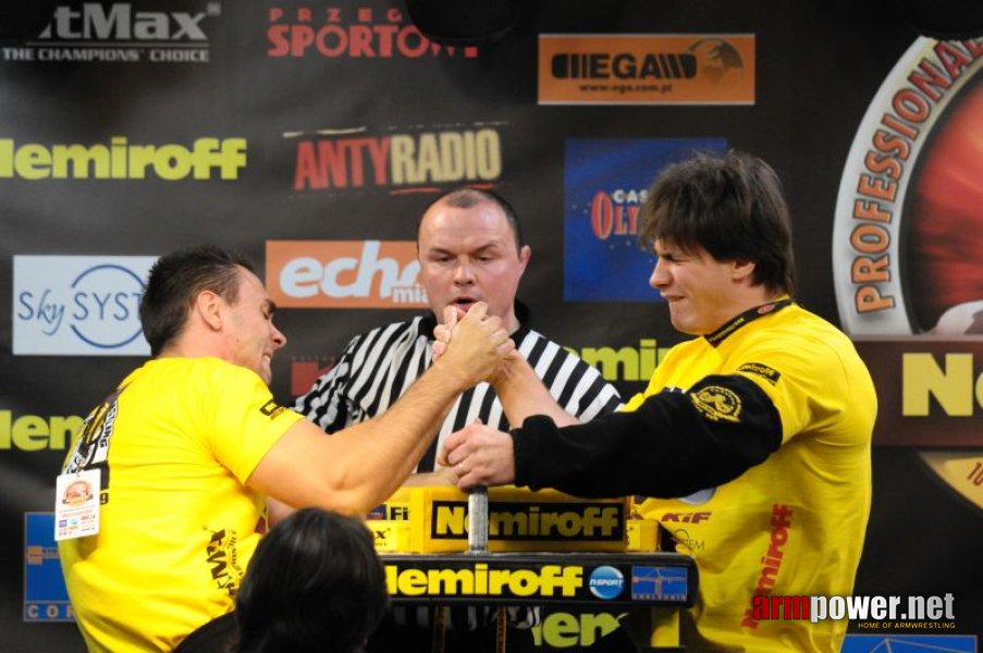 Nemiroff 2009 - Day 2 - Right hand # Siłowanie na ręce # Armwrestling # Armpower.net