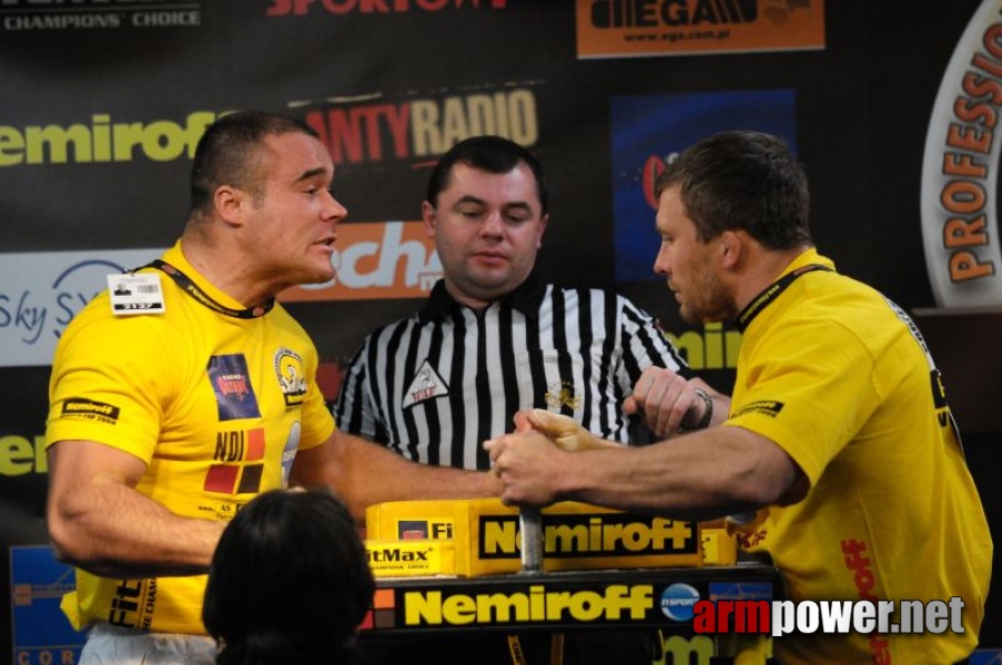 Nemiroff 2009 - Day 2 - Right hand # Siłowanie na ręce # Armwrestling # Armpower.net