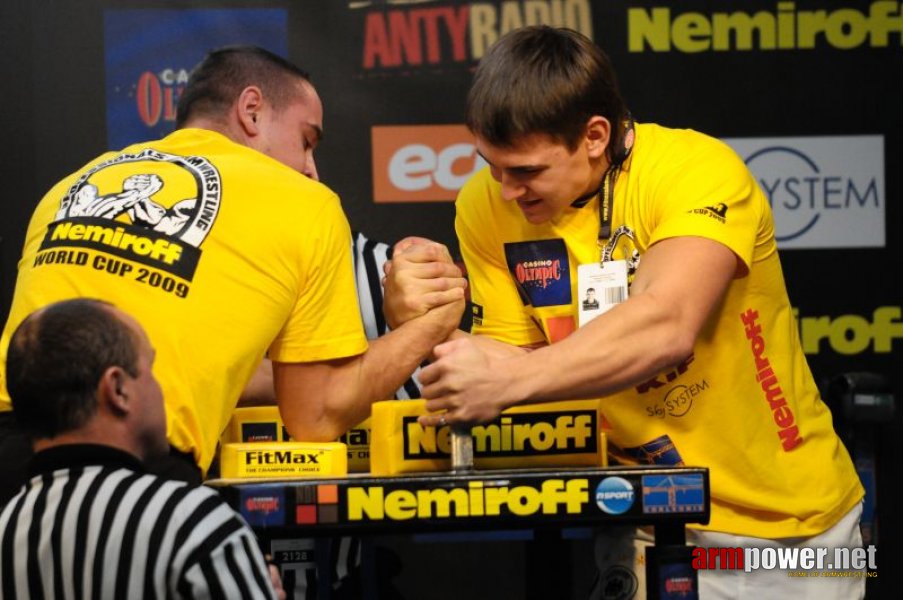 Nemiroff 2009 - Day 2 - Right hand # Siłowanie na ręce # Armwrestling # Armpower.net