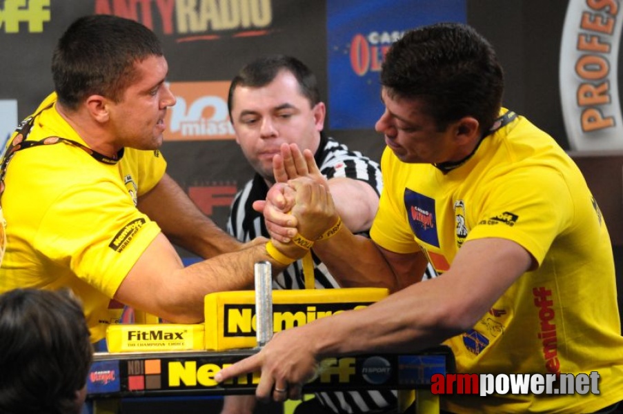 Nemiroff 2009 - Day 2 - Right hand # Siłowanie na ręce # Armwrestling # Armpower.net