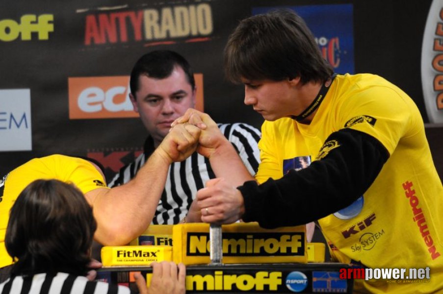 Nemiroff 2009 - Day 2 - Right hand # Siłowanie na ręce # Armwrestling # Armpower.net