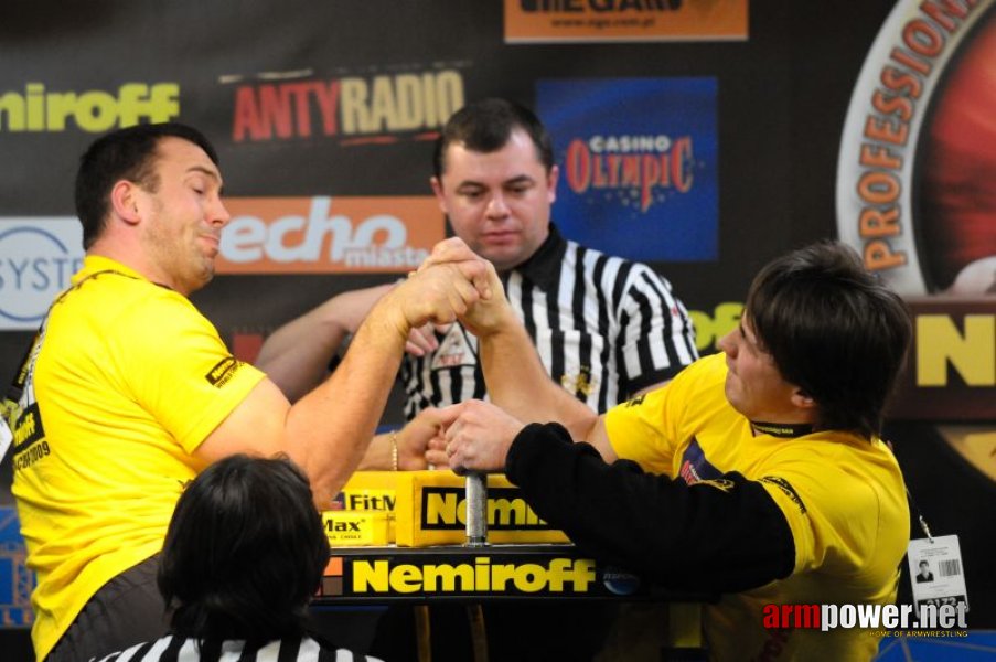 Nemiroff 2009 - Day 2 - Right hand # Siłowanie na ręce # Armwrestling # Armpower.net