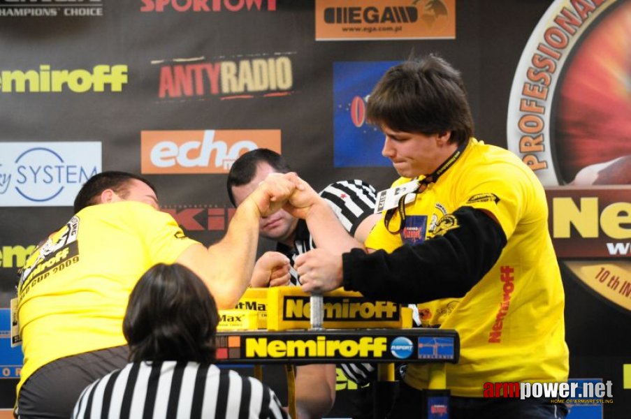 Nemiroff 2009 - Day 2 - Right hand # Armwrestling # Armpower.net