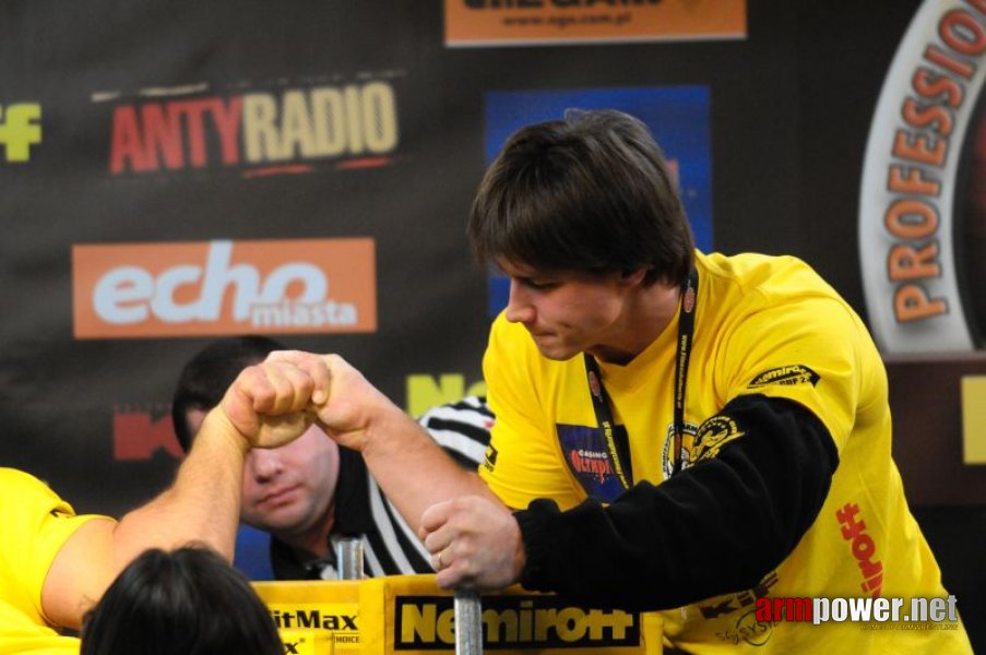 Nemiroff 2009 - Day 2 - Right hand # Siłowanie na ręce # Armwrestling # Armpower.net