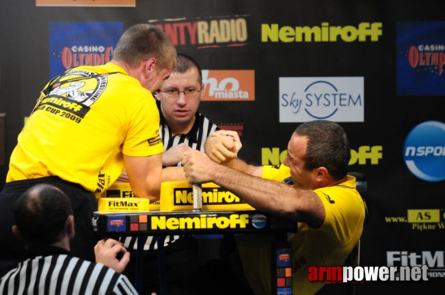 Nemiroff 2009 - Day 2 - Right hand # Siłowanie na ręce # Armwrestling # Armpower.net