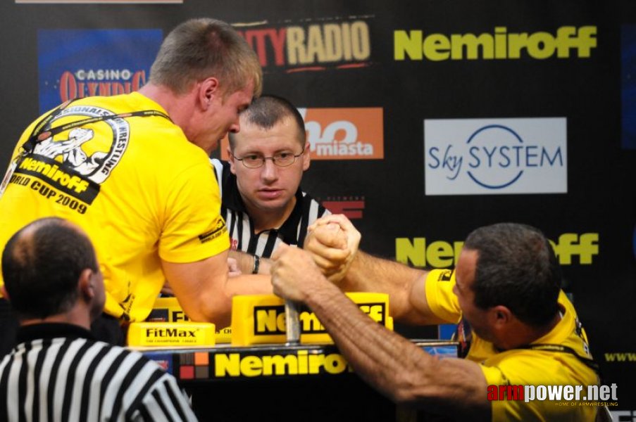 Nemiroff 2009 - Day 2 - Right hand # Siłowanie na ręce # Armwrestling # Armpower.net