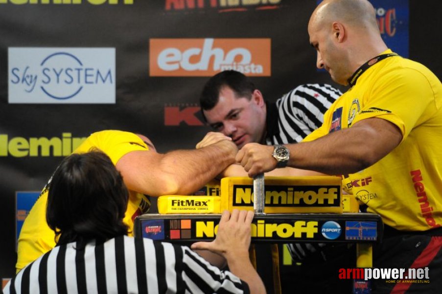 Nemiroff 2009 - Day 2 - Right hand # Siłowanie na ręce # Armwrestling # Armpower.net