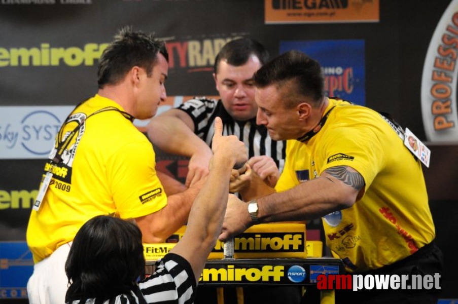 Nemiroff 2009 - Day 2 - Right hand # Armwrestling # Armpower.net