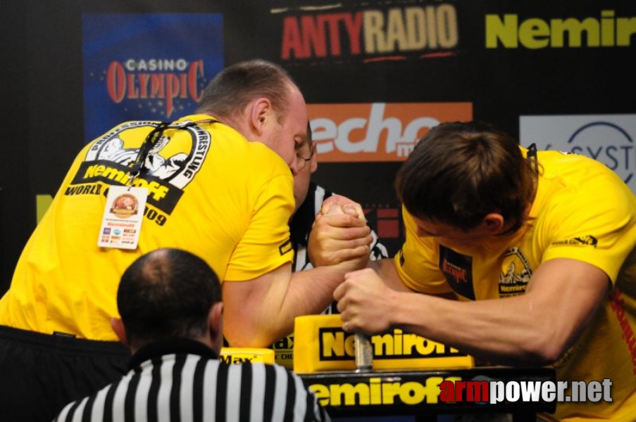 Nemiroff 2009 - Day 2 - Right hand # Siłowanie na ręce # Armwrestling # Armpower.net