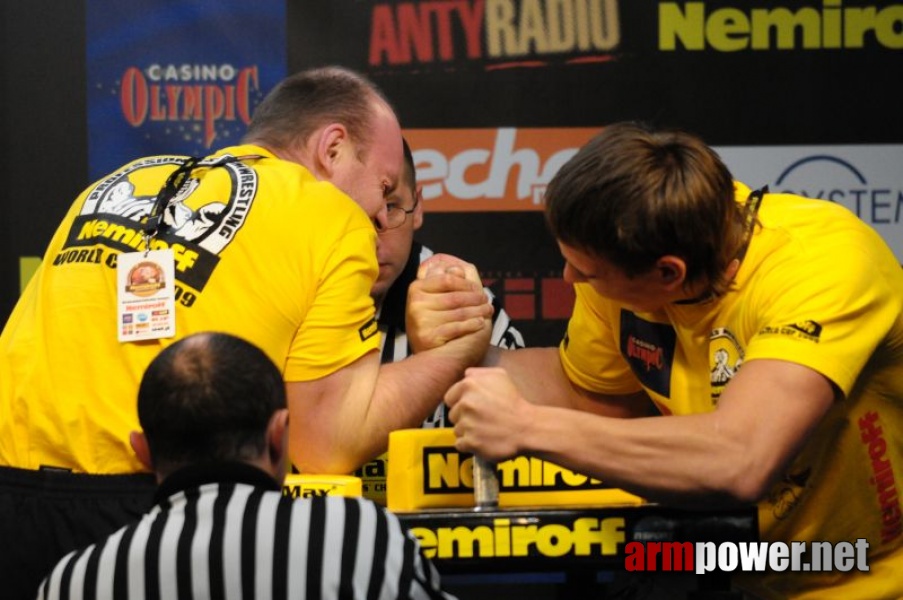 Nemiroff 2009 - Day 2 - Right hand # Siłowanie na ręce # Armwrestling # Armpower.net