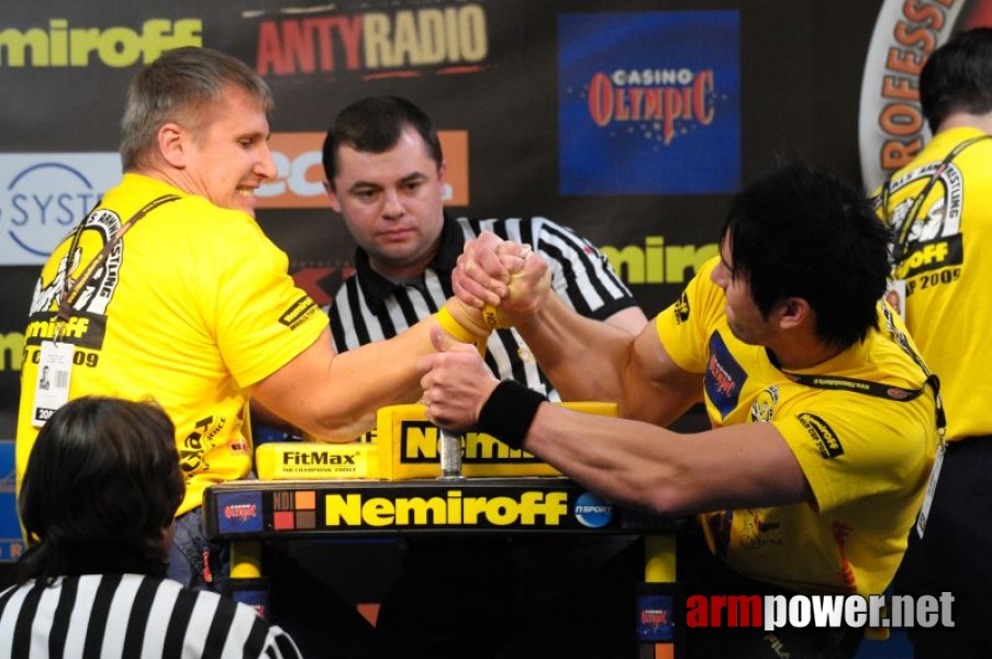 Nemiroff 2009 - Day 2 - Right hand # Siłowanie na ręce # Armwrestling # Armpower.net