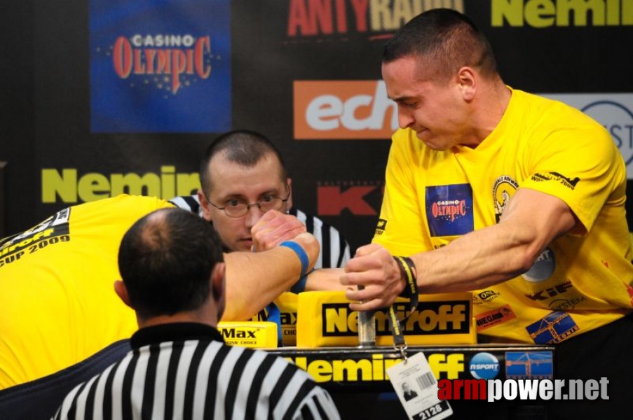 Nemiroff 2009 - Day 2 - Right hand # Siłowanie na ręce # Armwrestling # Armpower.net