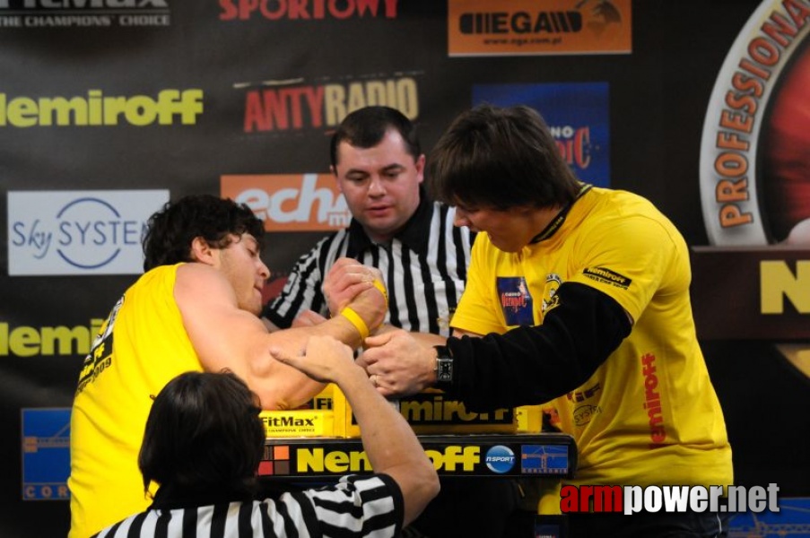 Nemiroff 2009 - Day 2 - Right hand # Siłowanie na ręce # Armwrestling # Armpower.net