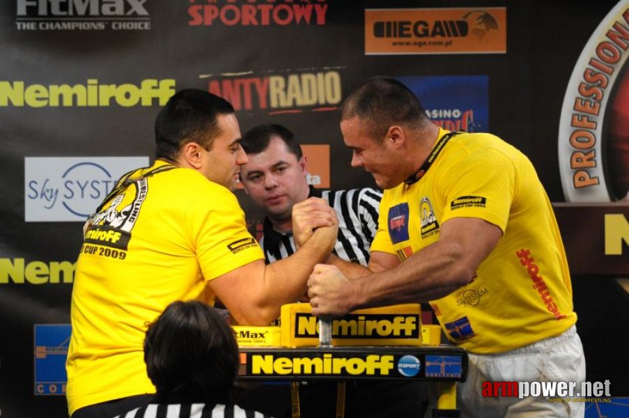 Nemiroff 2009 - Day 2 - Right hand # Siłowanie na ręce # Armwrestling # Armpower.net