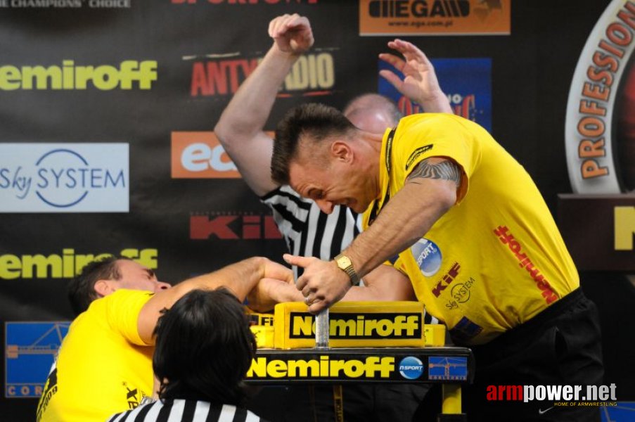 Nemiroff 2009 - Day 2 - Right hand # Siłowanie na ręce # Armwrestling # Armpower.net