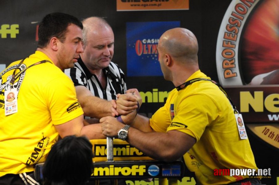 Nemiroff 2009 - Day 2 - Right hand # Siłowanie na ręce # Armwrestling # Armpower.net