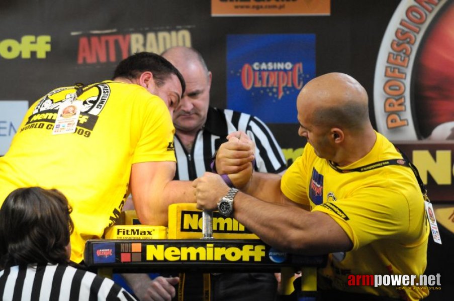 Nemiroff 2009 - Day 2 - Right hand # Armwrestling # Armpower.net