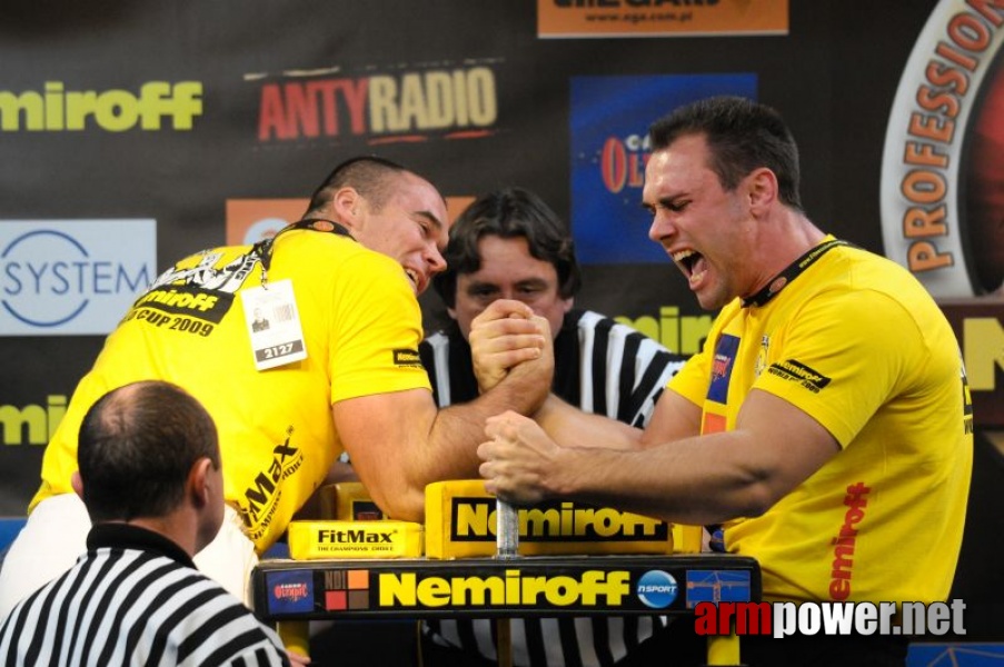 Nemiroff 2009 - Day 2 - Right hand # Siłowanie na ręce # Armwrestling # Armpower.net