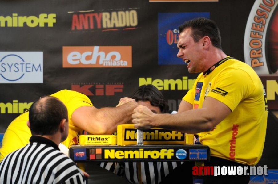 Nemiroff 2009 - Day 2 - Right hand # Siłowanie na ręce # Armwrestling # Armpower.net