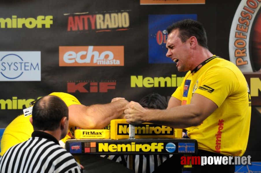 Nemiroff 2009 - Day 2 - Right hand # Armwrestling # Armpower.net