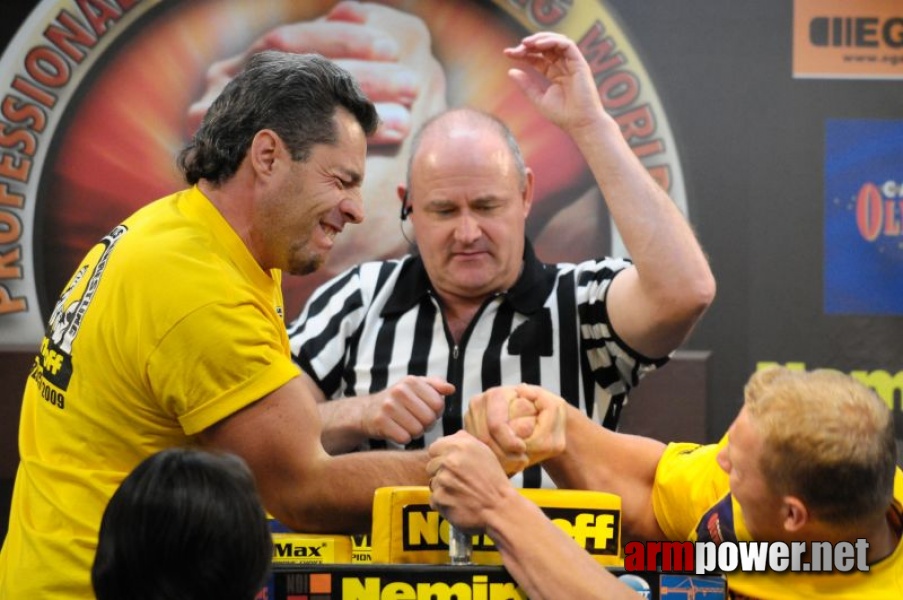 Nemiroff 2009 - Day 2 - Right hand # Siłowanie na ręce # Armwrestling # Armpower.net