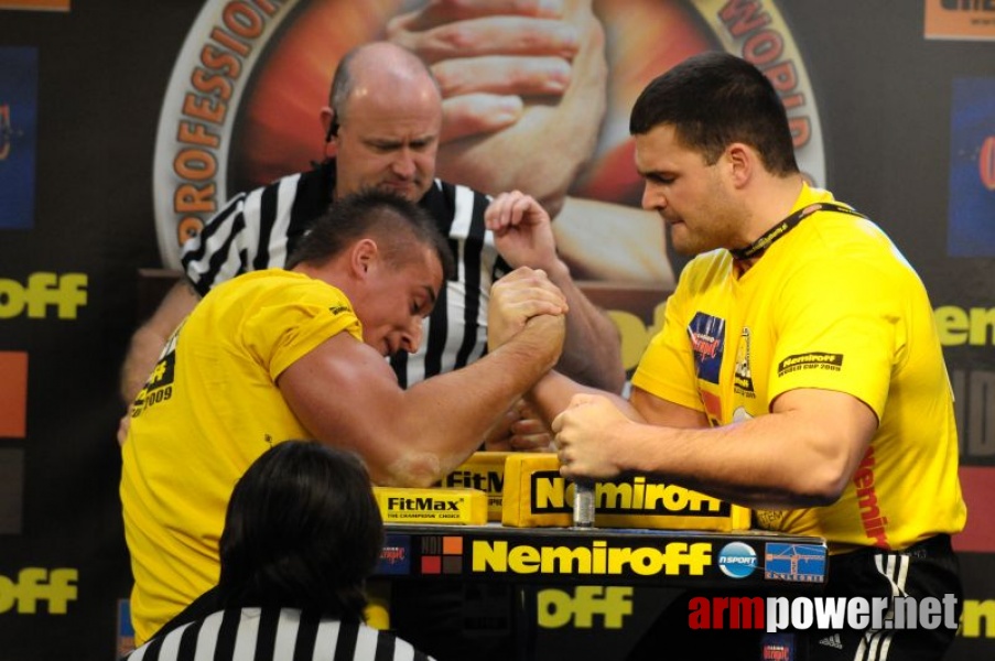 Nemiroff 2009 - Day 2 - Right hand # Armwrestling # Armpower.net