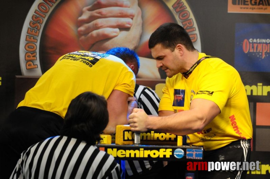 Nemiroff 2009 - Day 2 - Right hand # Siłowanie na ręce # Armwrestling # Armpower.net