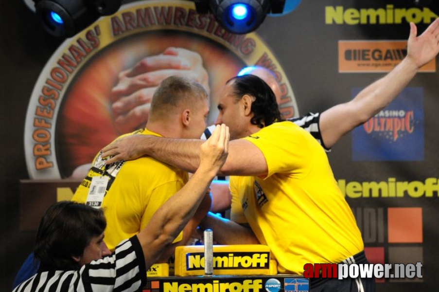 Nemiroff 2009 - Day 2 - Right hand # Siłowanie na ręce # Armwrestling # Armpower.net