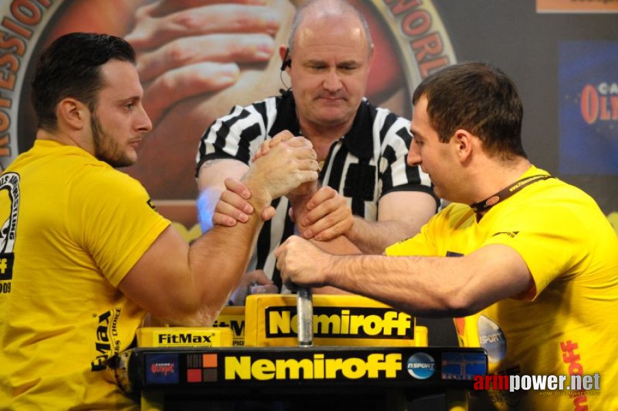 Nemiroff 2009 - Day 2 - Right hand # Siłowanie na ręce # Armwrestling # Armpower.net