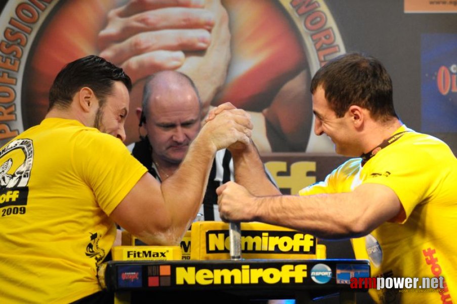 Nemiroff 2009 - Day 2 - Right hand # Siłowanie na ręce # Armwrestling # Armpower.net