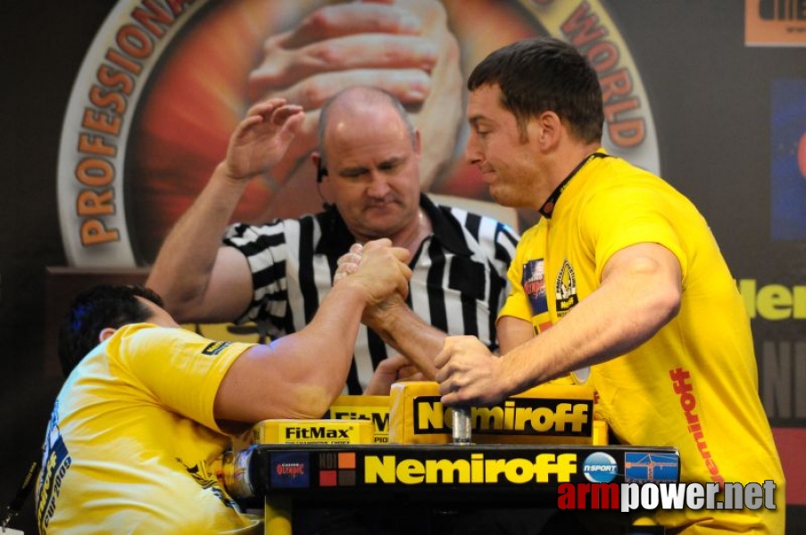 Nemiroff 2009 - Day 2 - Right hand # Armwrestling # Armpower.net