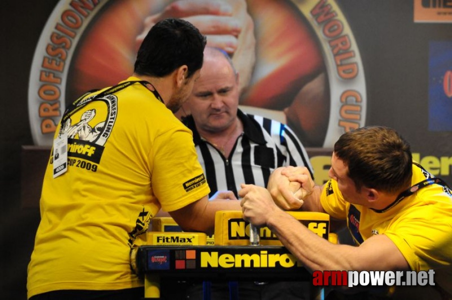 Nemiroff 2009 - Day 2 - Right hand # Armwrestling # Armpower.net