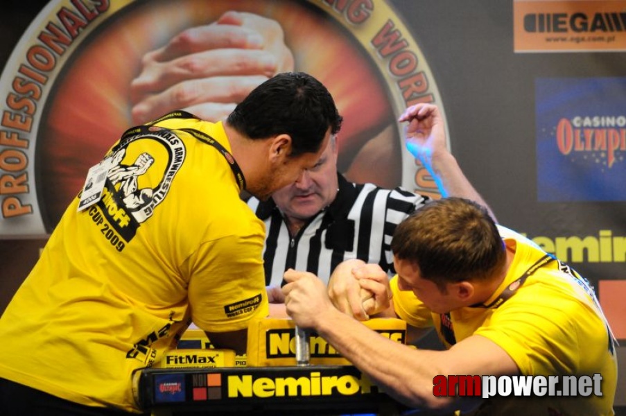 Nemiroff 2009 - Day 2 - Right hand # Siłowanie na ręce # Armwrestling # Armpower.net