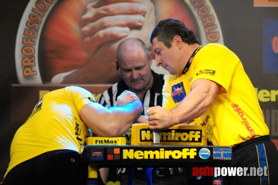 Nemiroff 2009 - Day 2 - Right hand # Armwrestling # Armpower.net