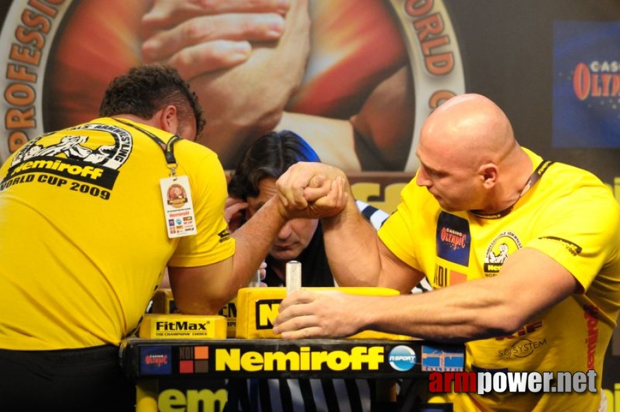 Nemiroff 2009 - Day 2 - Right hand # Armwrestling # Armpower.net